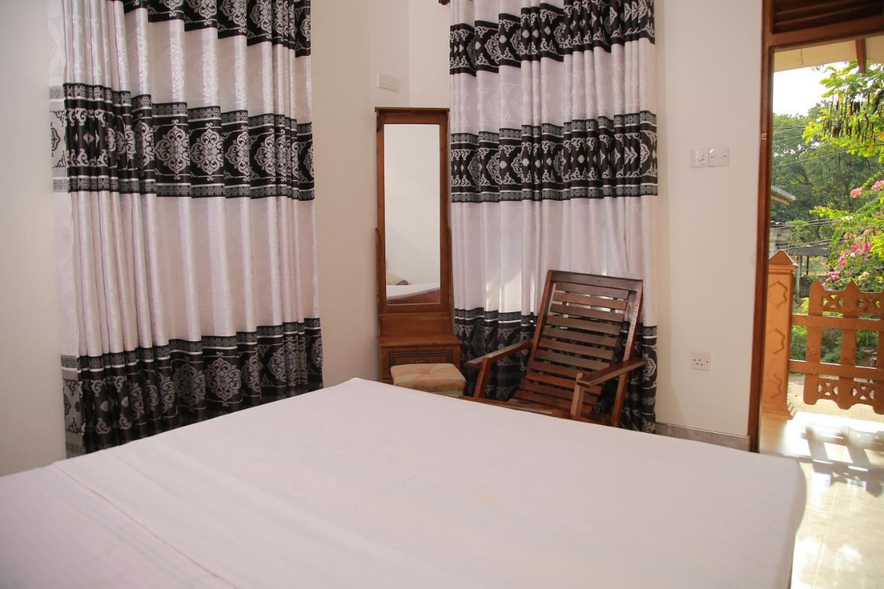 Guruge Guest House Ahangama Kültér fotó