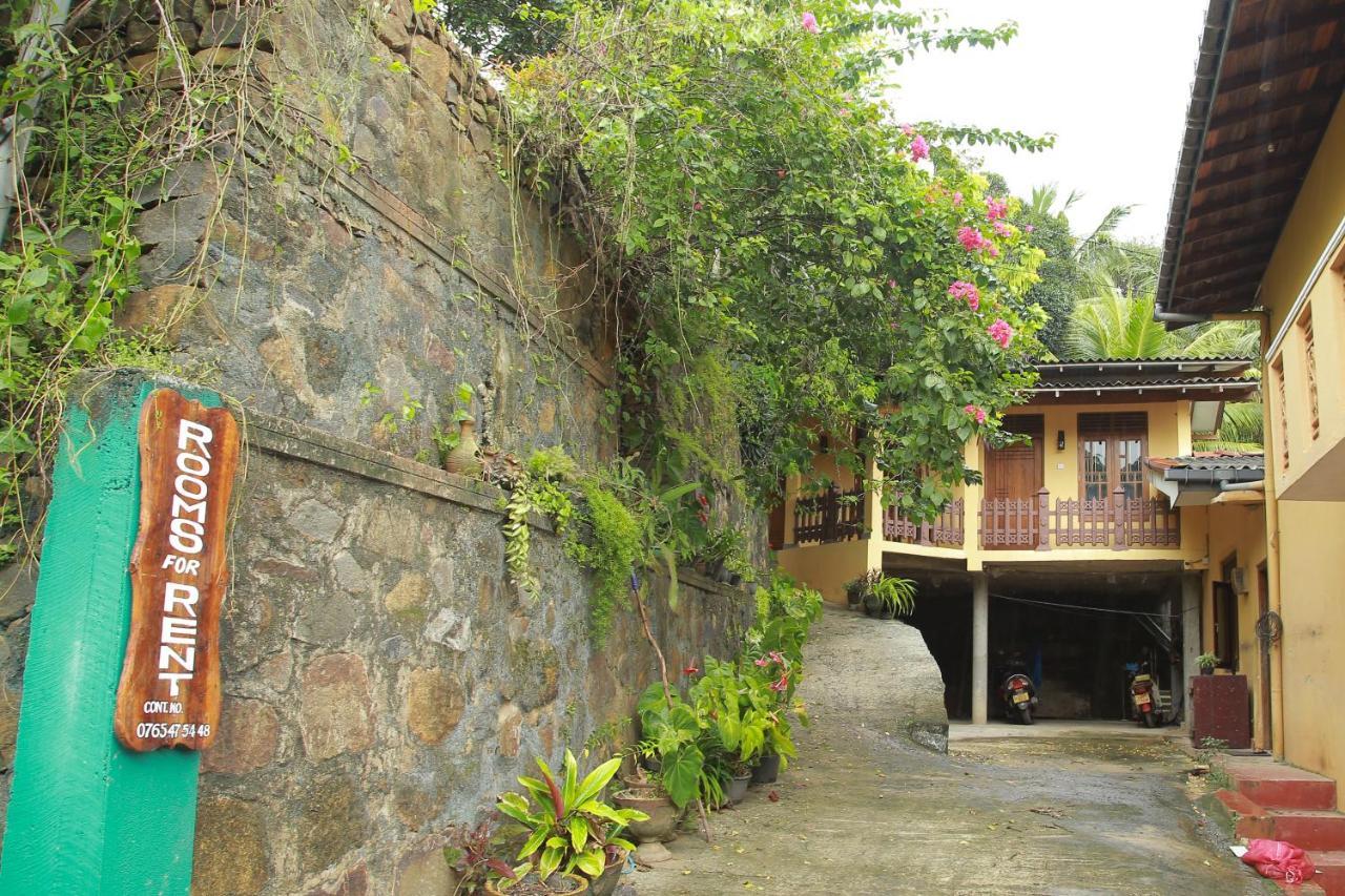 Guruge Guest House Ahangama Kültér fotó