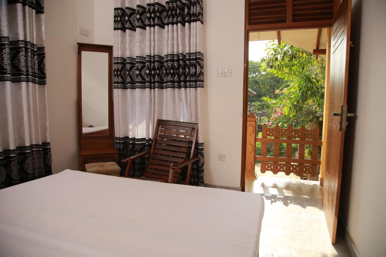 Guruge Guest House Ahangama Kültér fotó